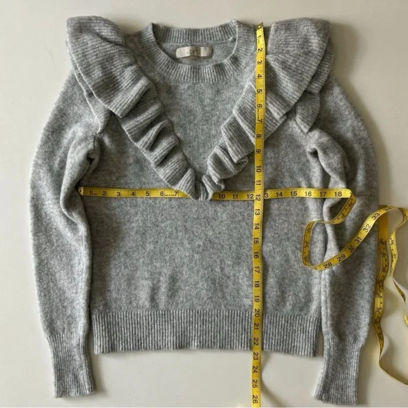 LOFT Gray Ruffle Trim Knit Sweater Puff Sleeves Spring Trend Size XS - Picture 5 of 6